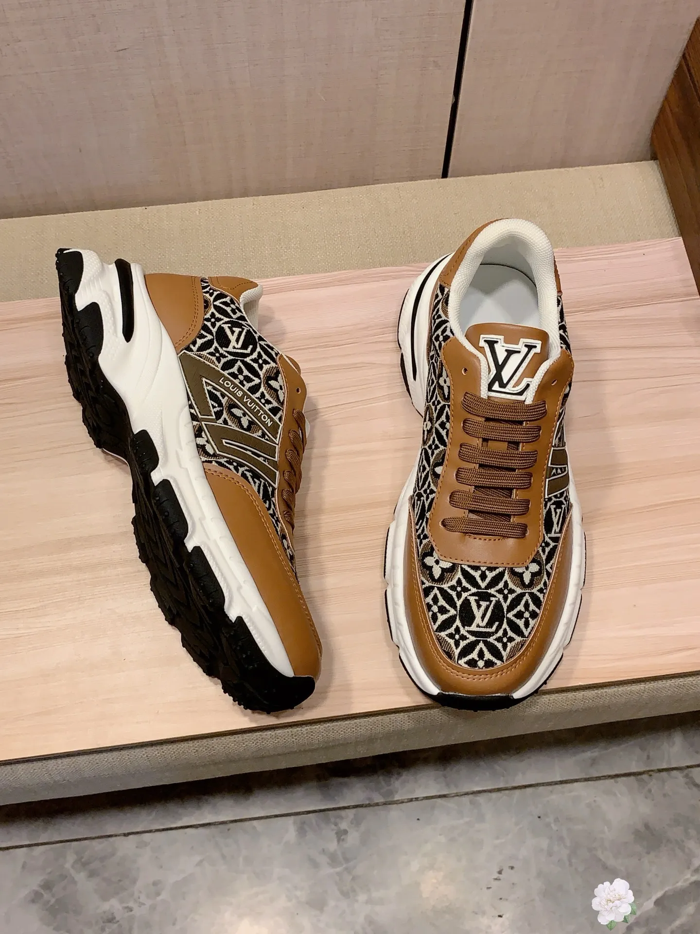 Men's Men's Shoes 💰460💰💰🎩🎩[Lightning][Lightning] "Lv*" The latest and most popular casual shoes, top brands [Seduce] Luxury ~ Purchasing Agency, Top ~ Quality. [Strong] The upper is made of imported breathable cowhide with material ➕ breathable sheepskin feet (•) and fine workmanship. The original stylish and stylish soft rubber wear-resistant and non-slip outsole is light and comfortable on the feet. The real thing looks better when photographed in person. 111: code: 38-44, 3️⃣ colors selected